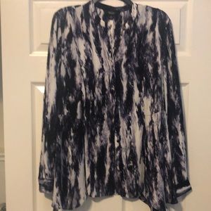 Vera Wang button-down, long-sleeve blouse